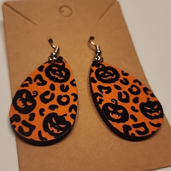 Pumpkin Dangle Teardrop Earring Halloween Spooky Season Orange Black Silver - Picture 1 of 3